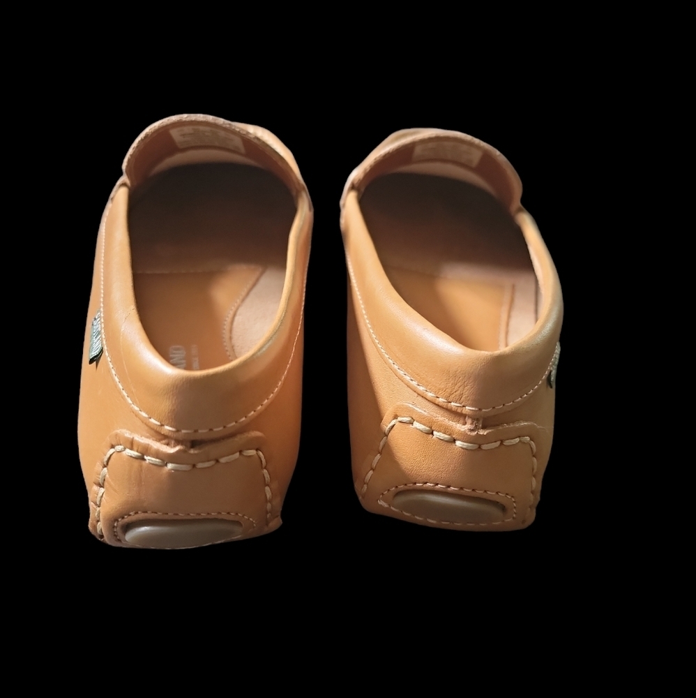 Women's Eastland Patricia Penny Loafers. New Without Tag/Box. Perfect Condition - Picture 3 of 7